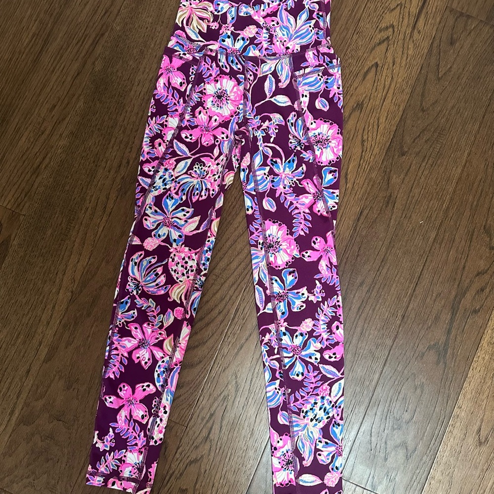 Lily Pulitzer leggings - South Beach Amarena Cherry Tropical with a Twist  XXS